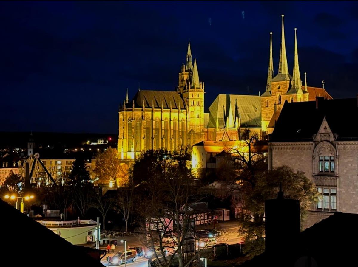 Erfurt-katedralen (Erfurter Dom) i Tyskland, fotografert om natten - Klikk for stort bilde